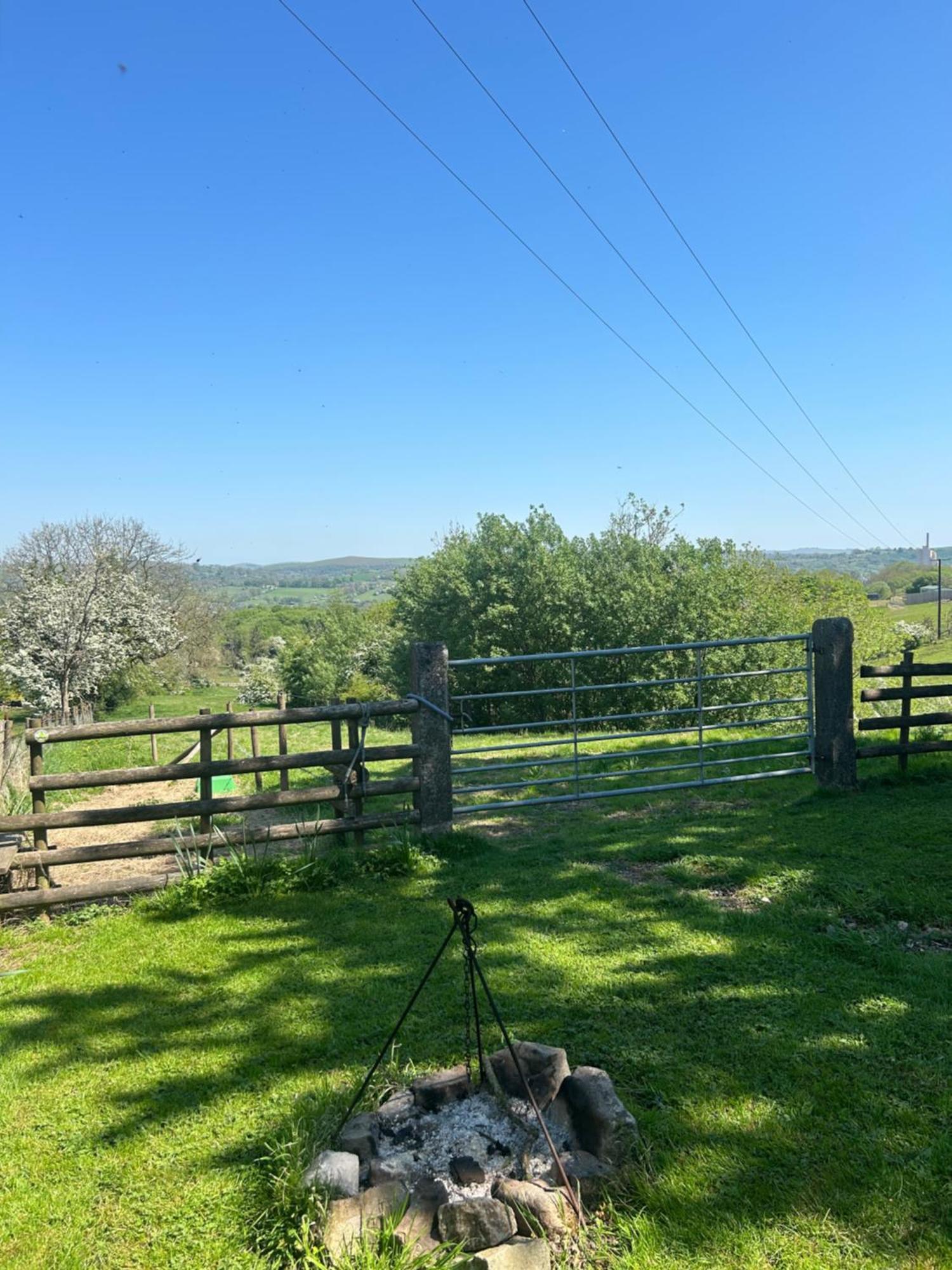 Rhodes To Serenity - Waterfall Shepherds Hut Cauldon Екстер'єр фото